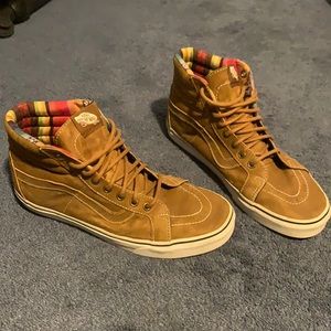 Brown skate vans, size 10 men’s!